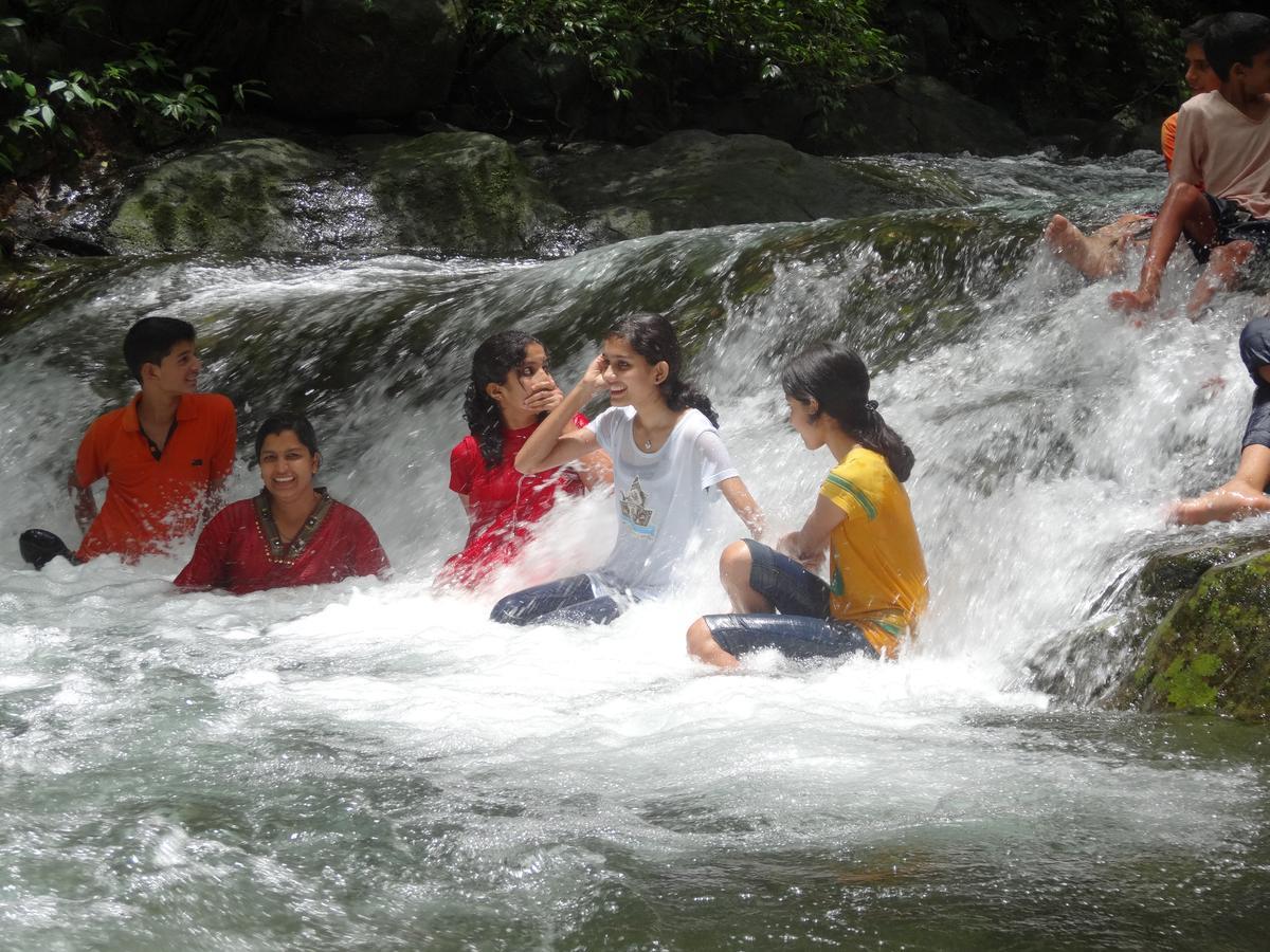 Kadamakolli Resort Kurchi Bagian luar foto
